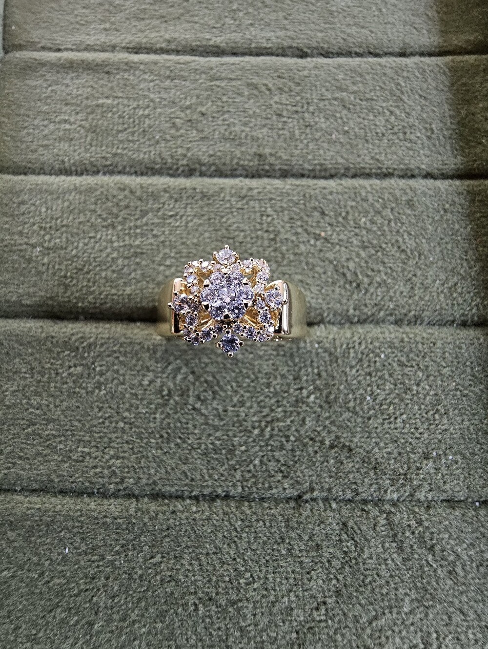 Gold Plated Ring Size 6